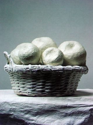 A. Panzetta, Cecilia Chiavistelli, la fragile leggerezza della quotidianità, catalogo della mostra di Praga e Milano, Firenze 2000